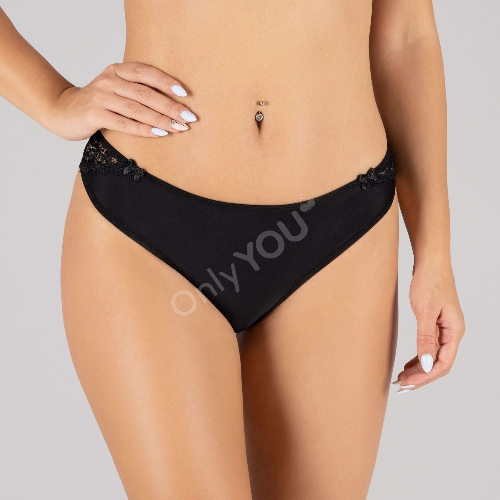 damski-bikini-s-dantela-po-dupeto-black Дамски бикини с дантела по дупето